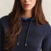 Bluza z kapturem z tonowym herbem