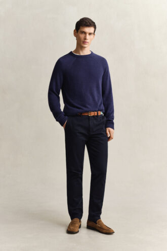 Eleganckie spodnie chino o dopasowanym kroju