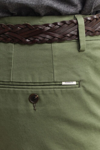 Eleganckie spodnie chino o dopasowanym kroju