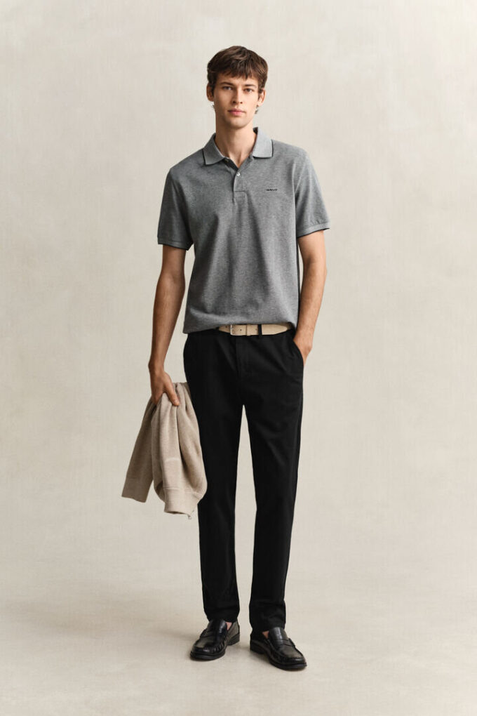 Eleganckie spodnie chino o dopasowanym kroju