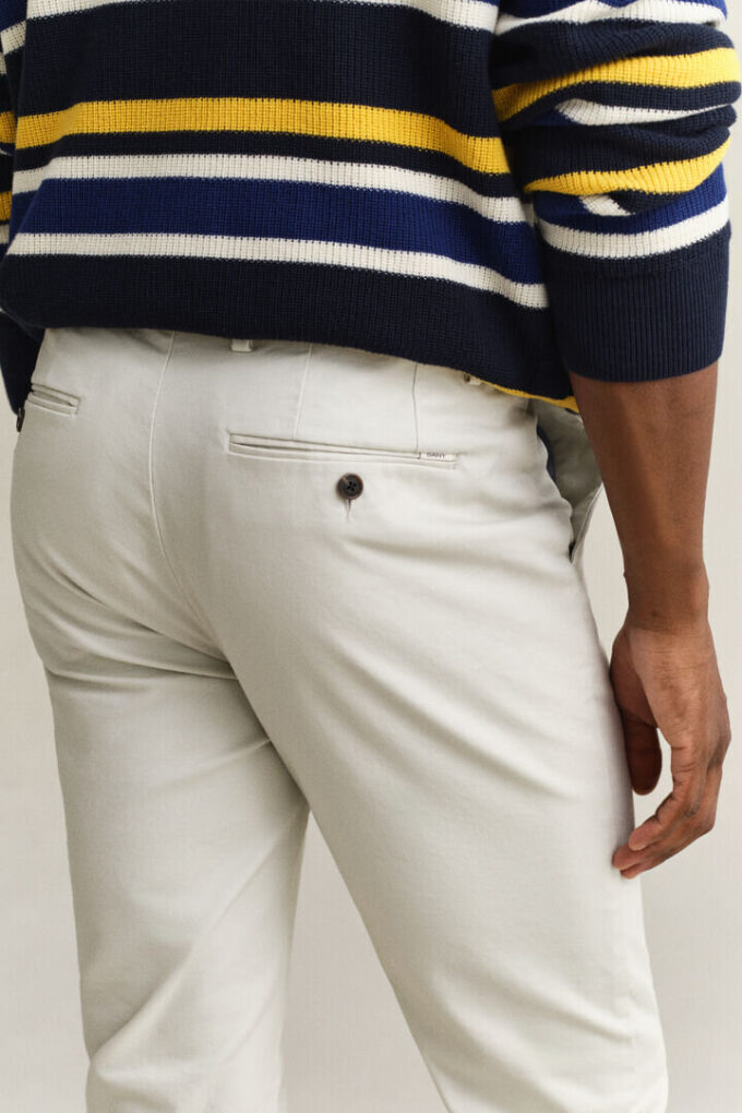 Eleganckie spodnie chino o dopasowanym kroju