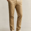 Eleganckie spodnie chino o dopasowanym kroju