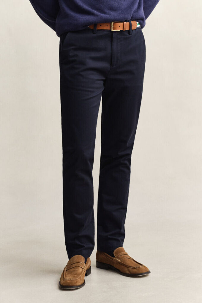 Eleganckie spodnie chino o dopasowanym kroju