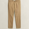 Eleganckie spodnie chino o dopasowanym kroju