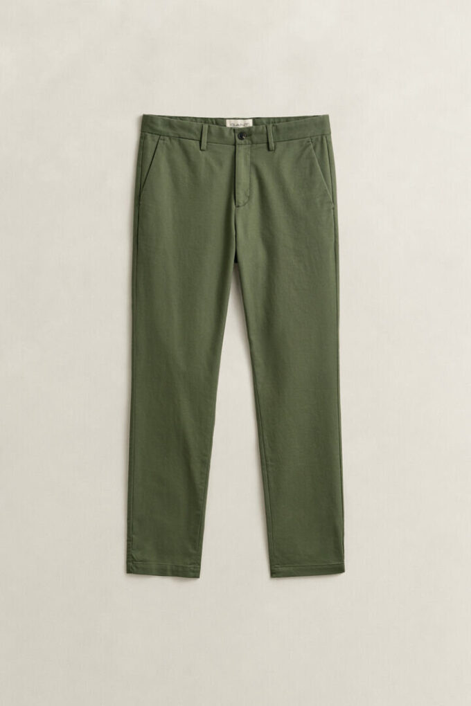Eleganckie spodnie chino o dopasowanym kroju