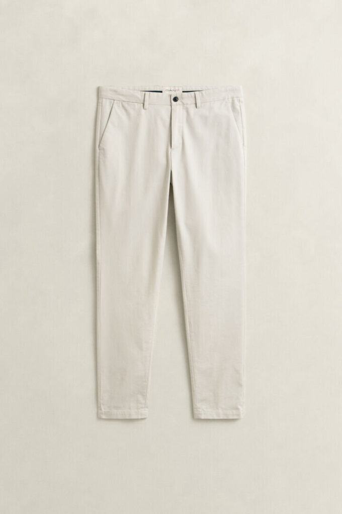Eleganckie spodnie chino o dopasowanym kroju