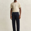 Jeansy o regularnym kroju w stylu „clean wash”