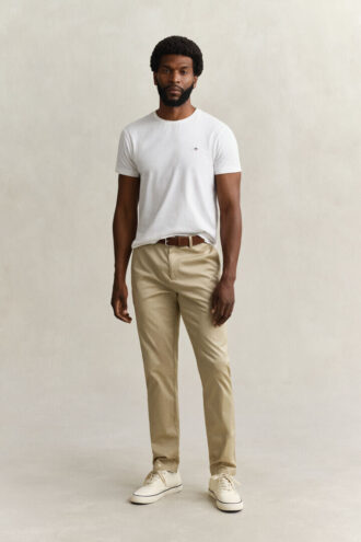 sportowe spodnie chino 1 330x495 - Sportowe spodnie chino