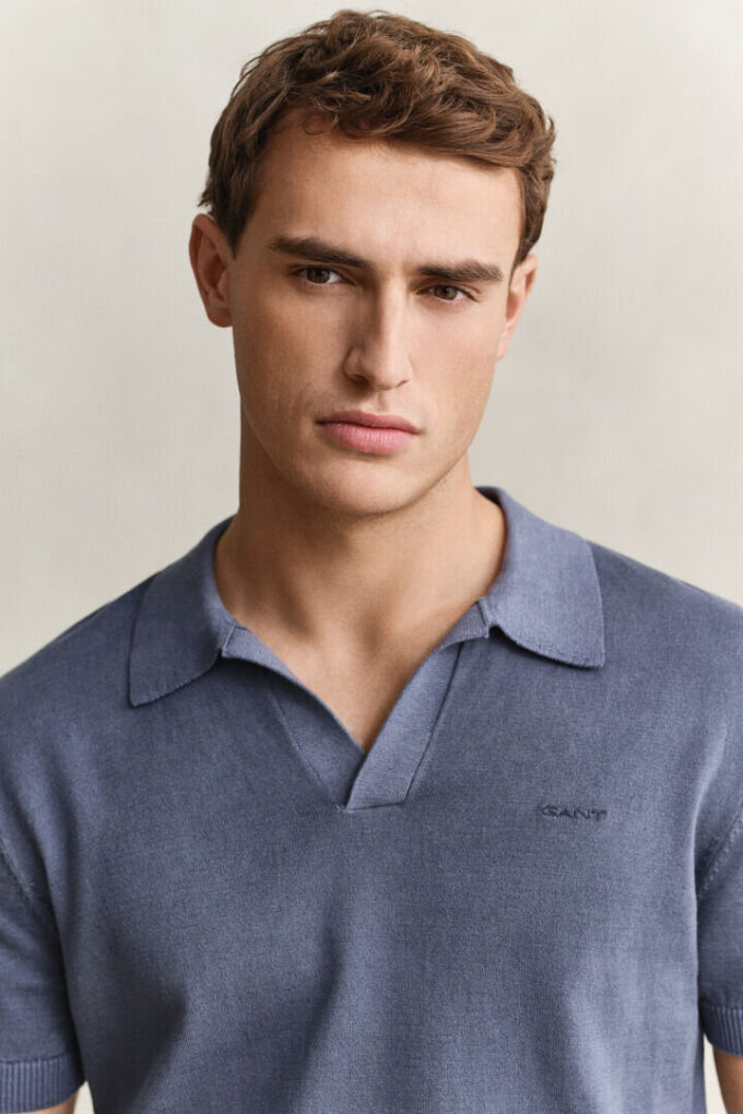 Sweter polo w stylu „wyblakłym na słońcu”