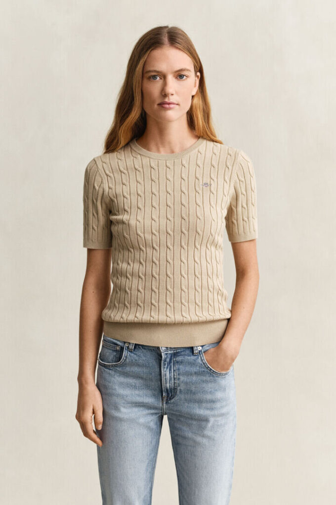 Sweter z krótkim rękawem w stylu szortów o splocie warkoczowym