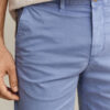 Szorty chino w stylu „wyblakłym na słońcu”