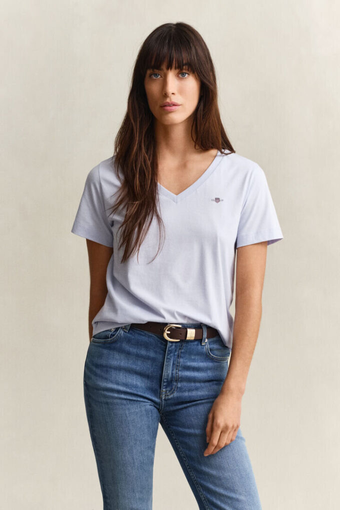 T-shirt z dekoltem w serek i herbem