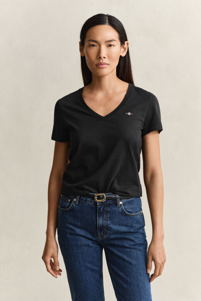 T-shirt z dekoltem w serek i herbem