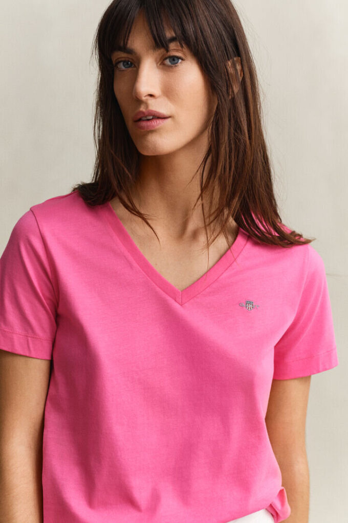 T-shirt z dekoltem w serek i herbem