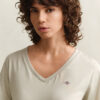 T-shirt z dekoltem w serek i herbem